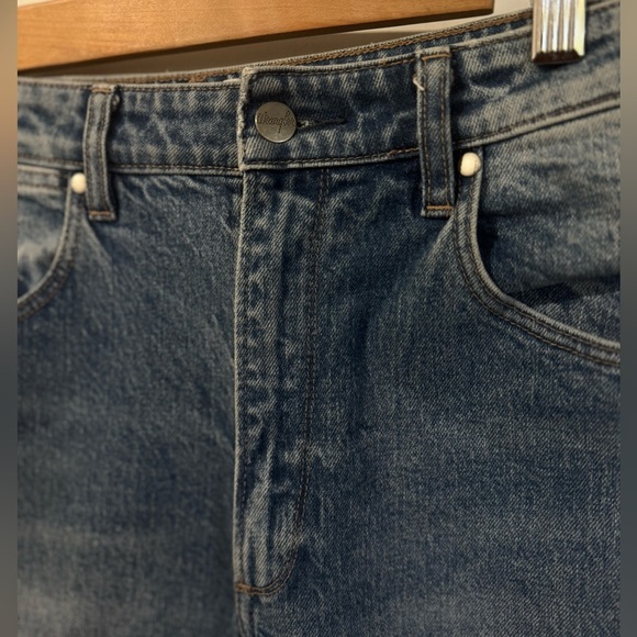 WRANGLER X URBAN OUTFITTERS - Hi Bells Light Blue Wash  Jeans Size 28 - Picture 3 of 13